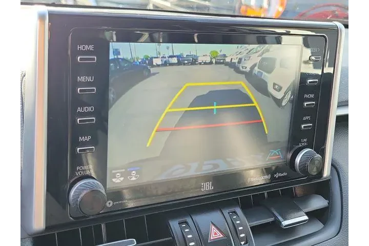 $29900 : Toyota RAV4 2021 XLE Premium image 9