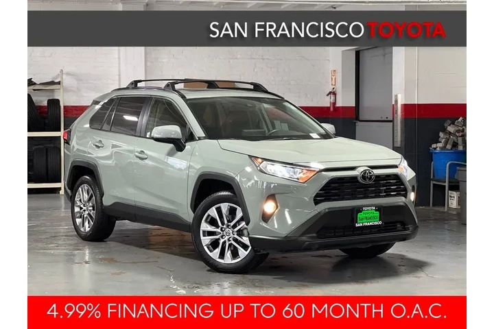 $30988 : Gold Certified2021 RAV4 XLE P image 7