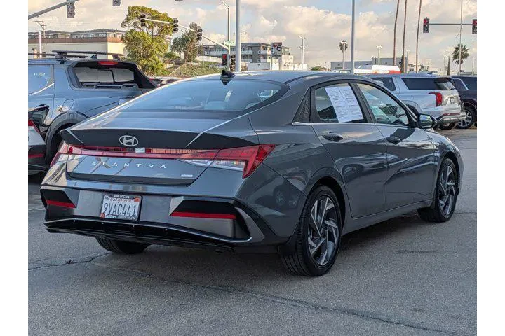 $28277 : Hyundai ELANTRA Hybrid 2025 image 4