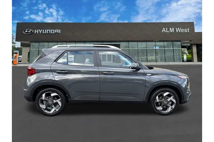 $24611 : Hyundai VENUE 2026 SEL 4dr C image 5