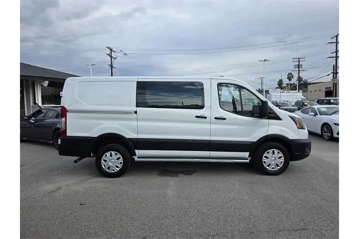 $33995 : Ford Transit 2024 250 3dr SW image 3