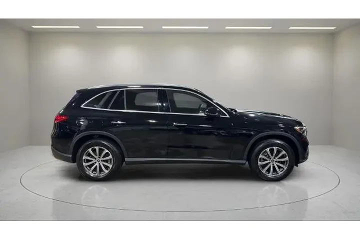$38995 : Mercedes-Benz GLC 2024 AWD G image 2