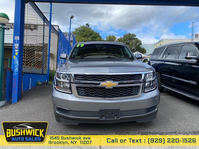 $31995 : Used 2019 Suburban 4WD 4dr 15 image 3