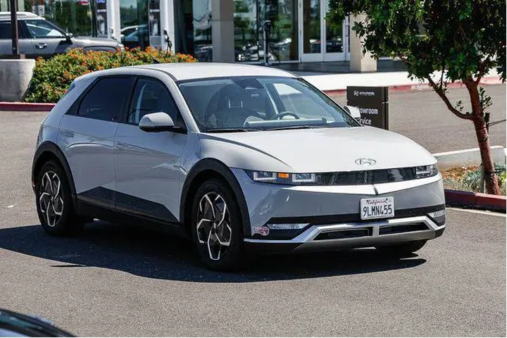 $25491 : Hyundai IONIQ 5 2024 SEL 4dr image 6