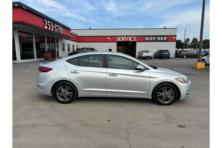 $7980 : 2017 Elantra SE 2.0L Auto (Al image 1