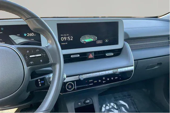 $16994 : Hyundai IONIQ 5 2022 SE 4dr image 9