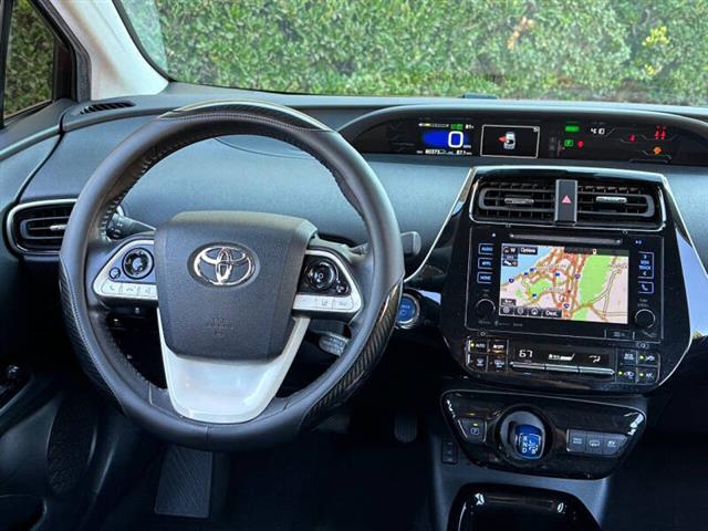 $21950 : 2019 Prius Prime Plus image 3