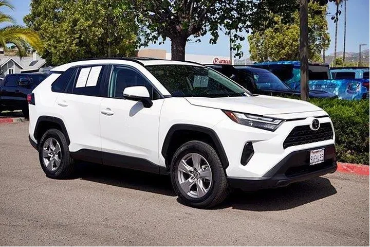 $32998 : Toyota RAV4 2025 XLE 4dr SUV image 6