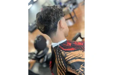 Luce Impecable 21 Barber Shop en Los Angeles