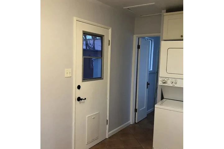 $1350 : Rarely on the market! image 7