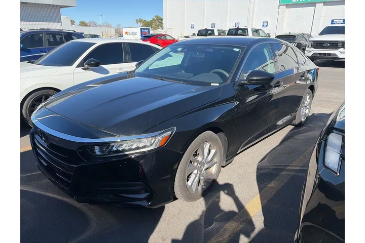 $20802 : Honda Accord 2020 LX 4dr Sed image 1