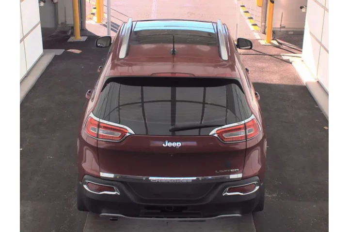 $3900 : 🚘Jeep Cherokee latitud image 3