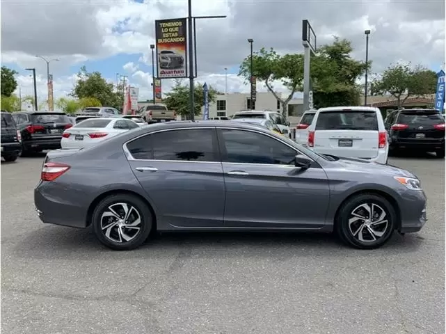 $19995 : 2017 Honda Accord LX 4 PUERTAS image 1