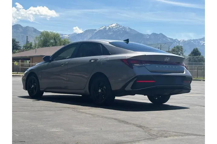 $16900 : 2024 Elantra SE image 4