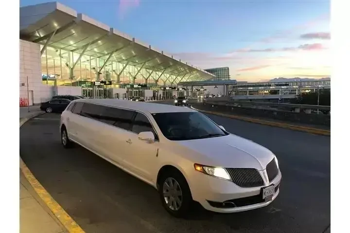 Fast Taxi Cab Service near me image 4