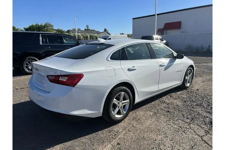 $16547 : Chevrolet Malibu 2024 LT 4dr image 5