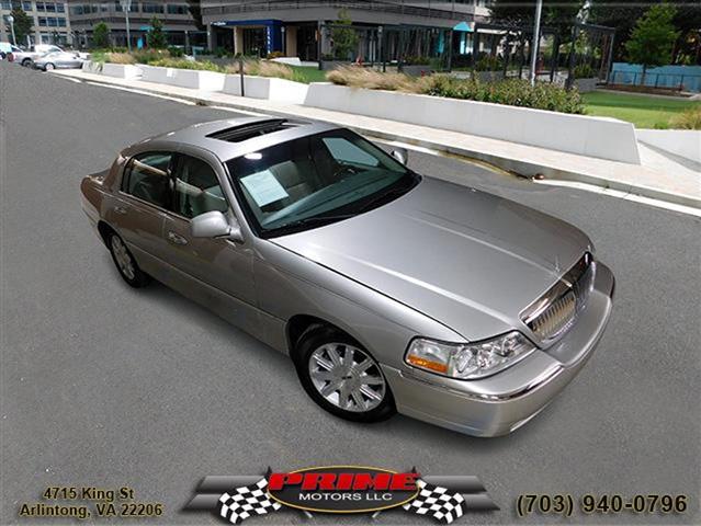 $9000 : 2006 LINCOLN TOWN CAR image 3