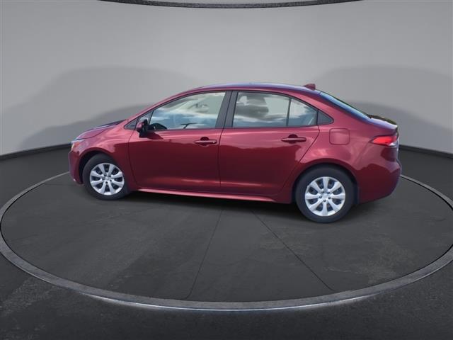 $21900 : PRE-OWNED 2022 TOYOTA COROLLA image 6