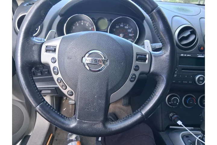 $2 : Se vende Nissan rogue 2008 image 8