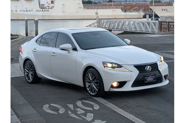 $15988 : 2014 IS 250 Sport image 4
