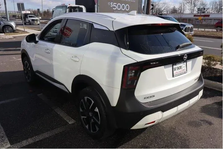 $21108 : Nissan Kicks 2025 AWD SR 4dr image 8