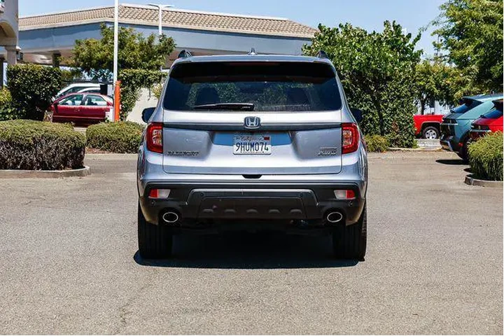 $27483 : Honda Passport 2021 AWD Tour image 4