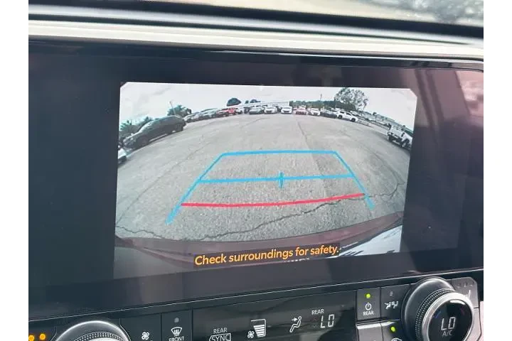 $30885 : Toyota Highlander 2024 LE 4d image 4