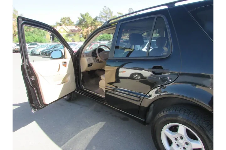 $7995 : 2000 Mercedes-Benz M-Class ML image 10