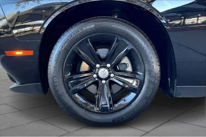 $22995 : Dodge Challenger 2023 SXT 2d image 8