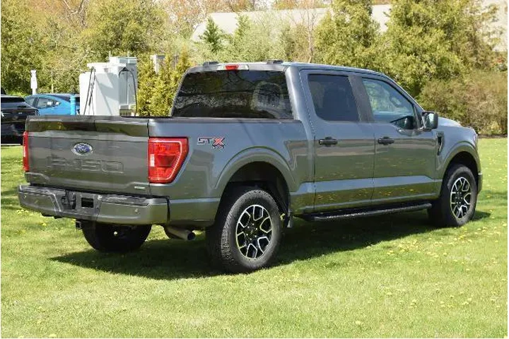 $35500 : Ford F-150 2023 4x4 Lariat 4 image 7