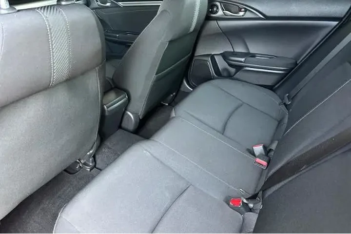 $18995 : Honda Civic 2018 EX 4dr Hatc image 4