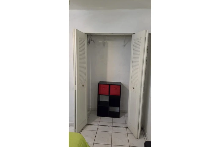 $900 : Cuarto todo incluido Kendall image 6