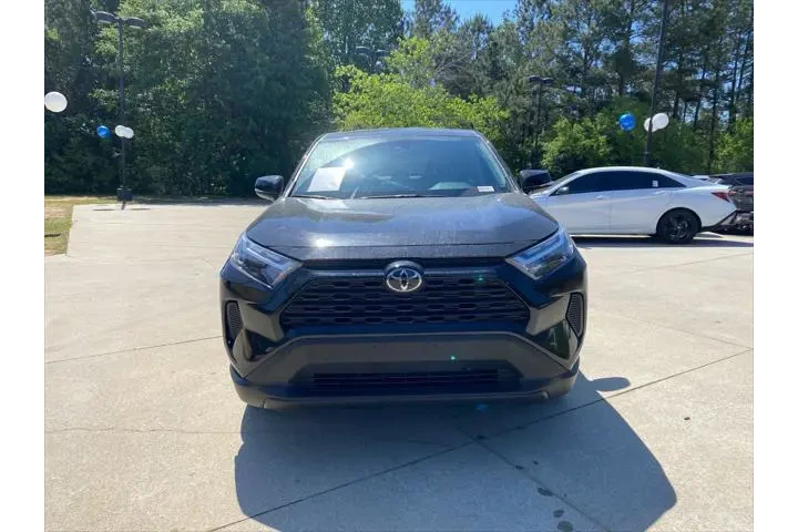 $29820 : Toyota RAV4 2025 AWD LE 4dr image 1