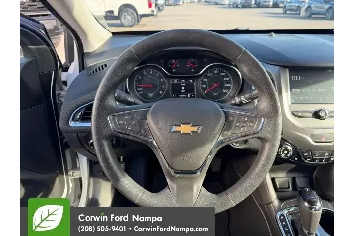 $8950 : Chevrolet Cruze 2017 LT Auto image 10