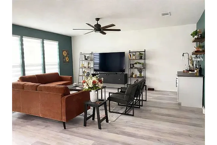 $1550 : Casa en alquiler!! image 3