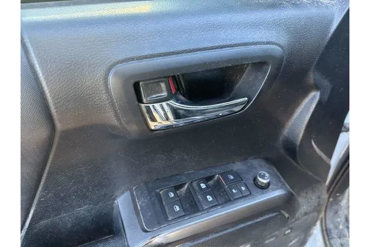 $29000 : Toyota Tacoma 2018 4x4 TRD P image 9