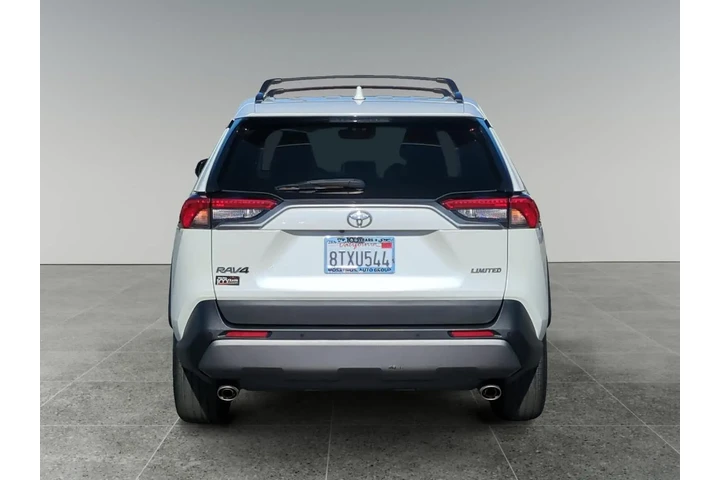 $32806 : Toyota RAV4 2021 Limited 4dr image 4