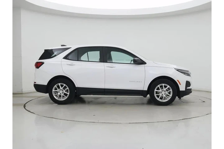 $22998 : Chevrolet Equinox 2024 LS 4d image 7