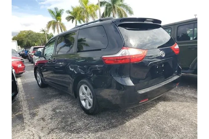 $11990 : Toyota Sienna 2015 LE 7-Pass image 4