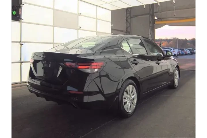 $17907 : Nissan Sentra 2024 S 4dr Sed image 4