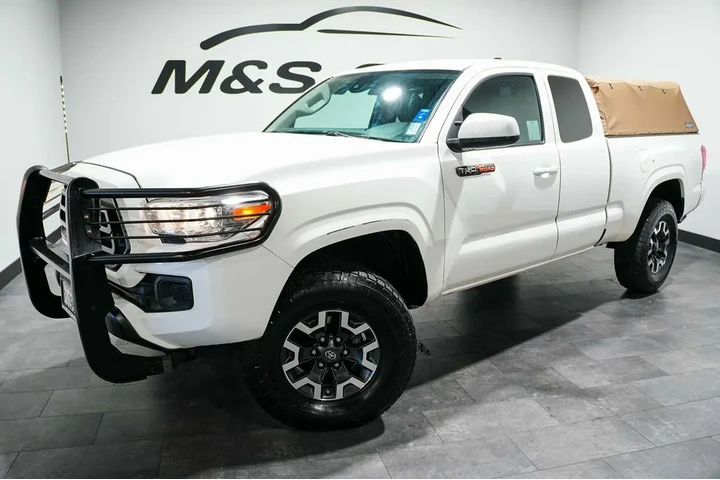 $24788 : 2020 Tacoma 4WD SR image 2