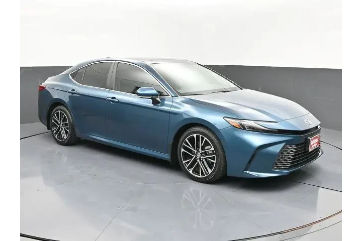 $31091 : Toyota Camry 2025 LE 4dr Sed image 2