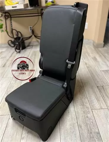 $300 : 2019-2023 gmc/chevy jumpseat image 6