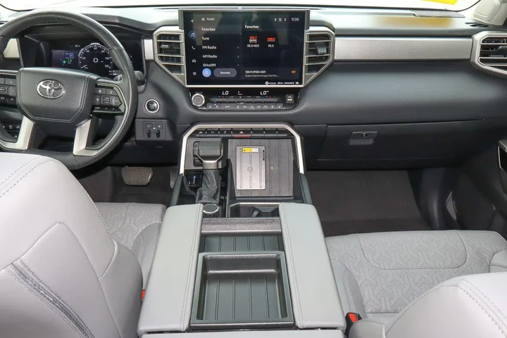 $52988 : 2024 Tundra 4WD Limited image 9