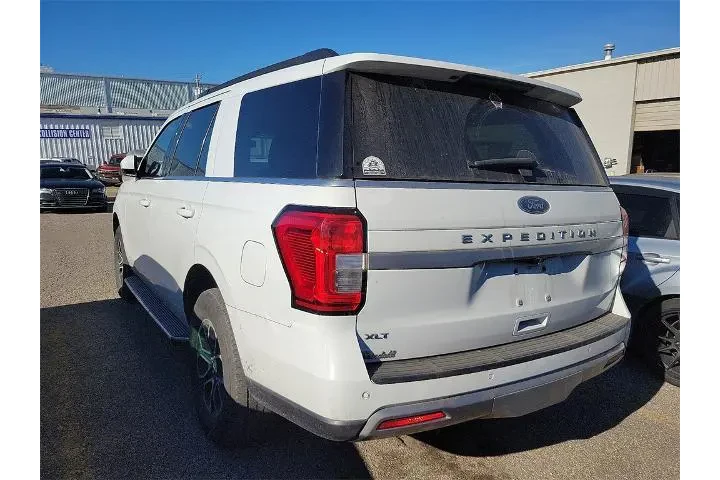 $37987 : Ford Expedition 2022 4x4 XLT image 3