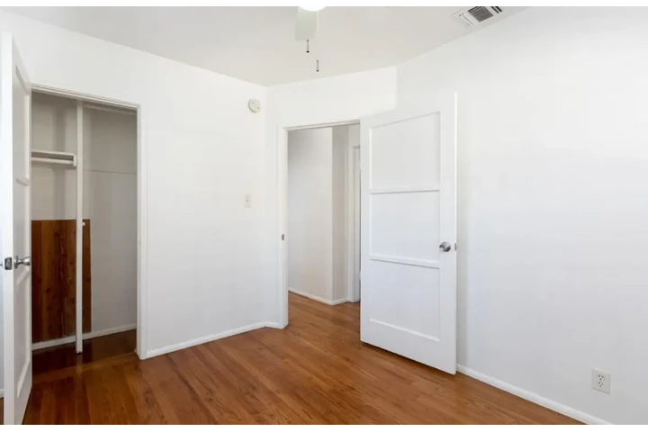 $2480 : 3Bed 2Bath in West Adam’s LA image 6