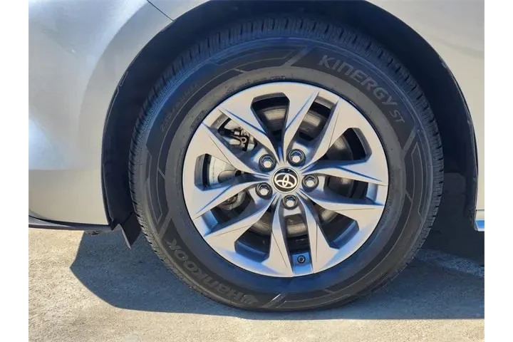 $38961 : Toyota Sienna 2025 LE 8-Pass image 10