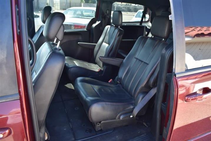 $8995 : 2017 Grand Caravan GT image 10