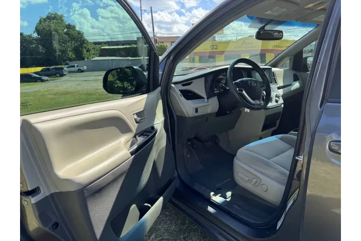 $9995 : 2015 Sienna image 8