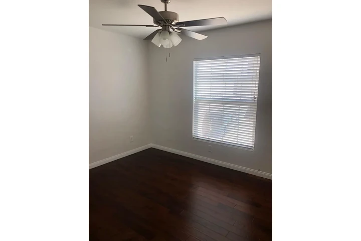 $2400 : Casa disponible para renta image 6